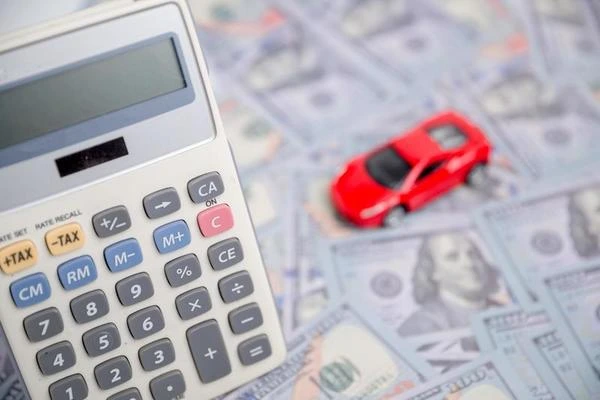 concept-of-car-insurance-business-saving-buy-sale